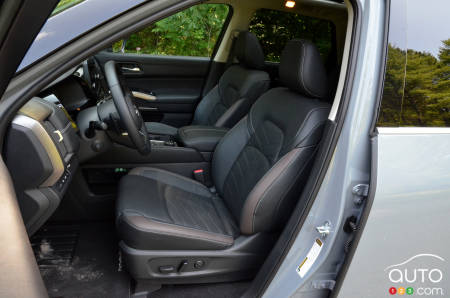 Nissan Pathfinder, first row